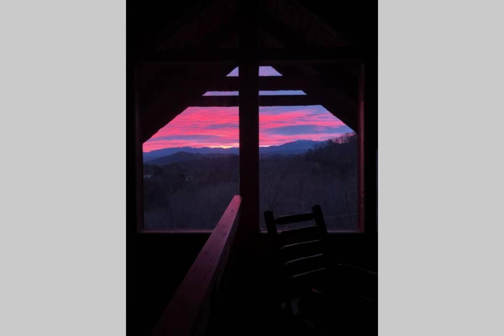 View! Private! Hot Tub,Pool Table,Fireplace,Relax! Sevierville Exteriér fotografie
